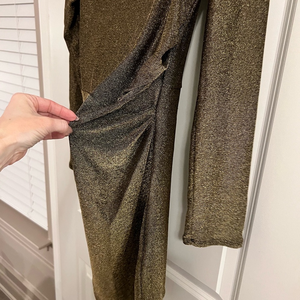 Elegant H&M Metallic Dress - Picture 4 of 5